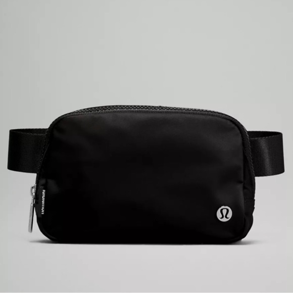 lululemon athletica Handbags - Lululemon Everywhere Belt Bag in Black
